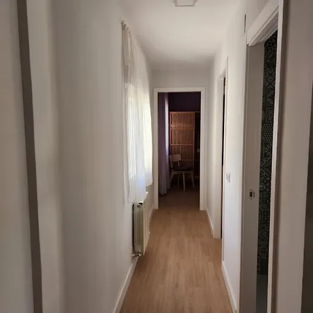 Moderno En Ciudad Apartment *